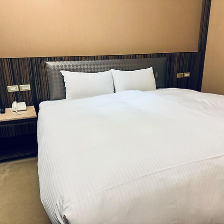 友愛京賞國際大飯店 Yoai Jing Shang Hotel Kaohsiung Exterior photo